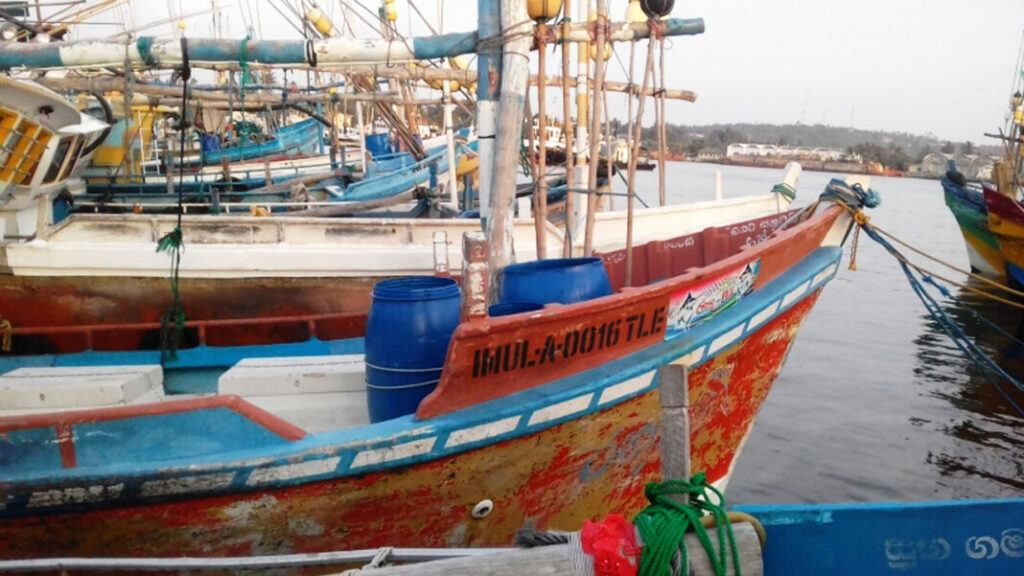 ධීවර ප්රජාවට අඛණ්ඩව භූමිතෙල්