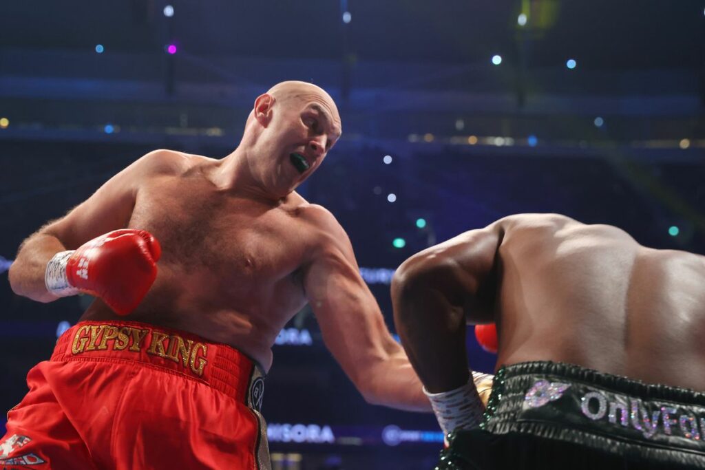 ලෝක හෙවිවේට් බොක්සිං කිරුළ නැවතත් ටයිසන්ට