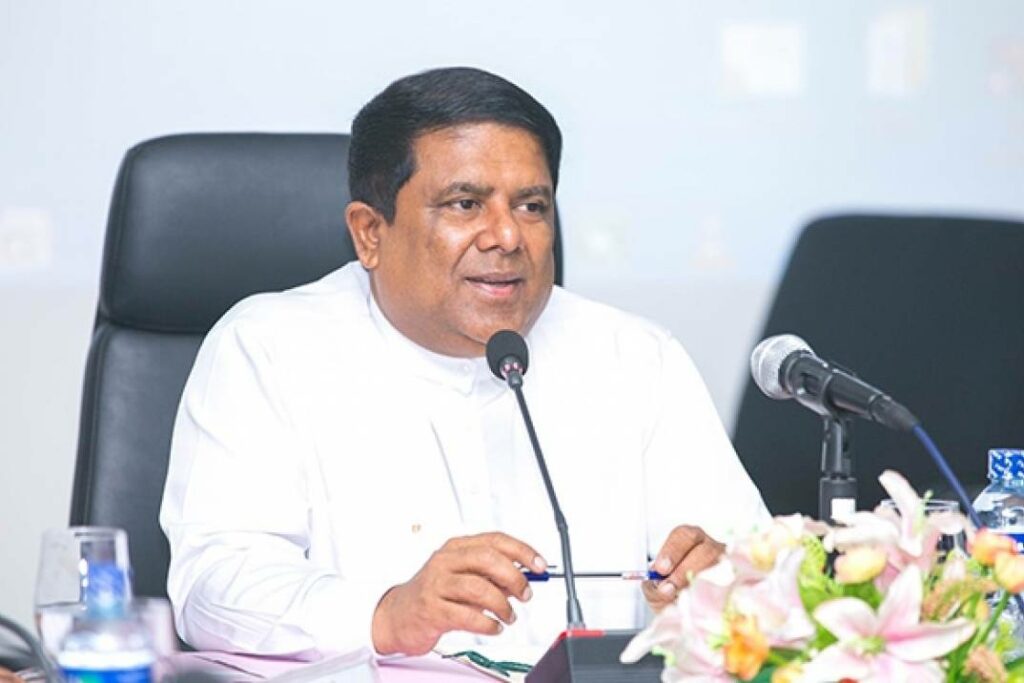 මැ.කො ගැන මහජන නියෝජිතයන් පරීක්ෂා කළ යුතුයි