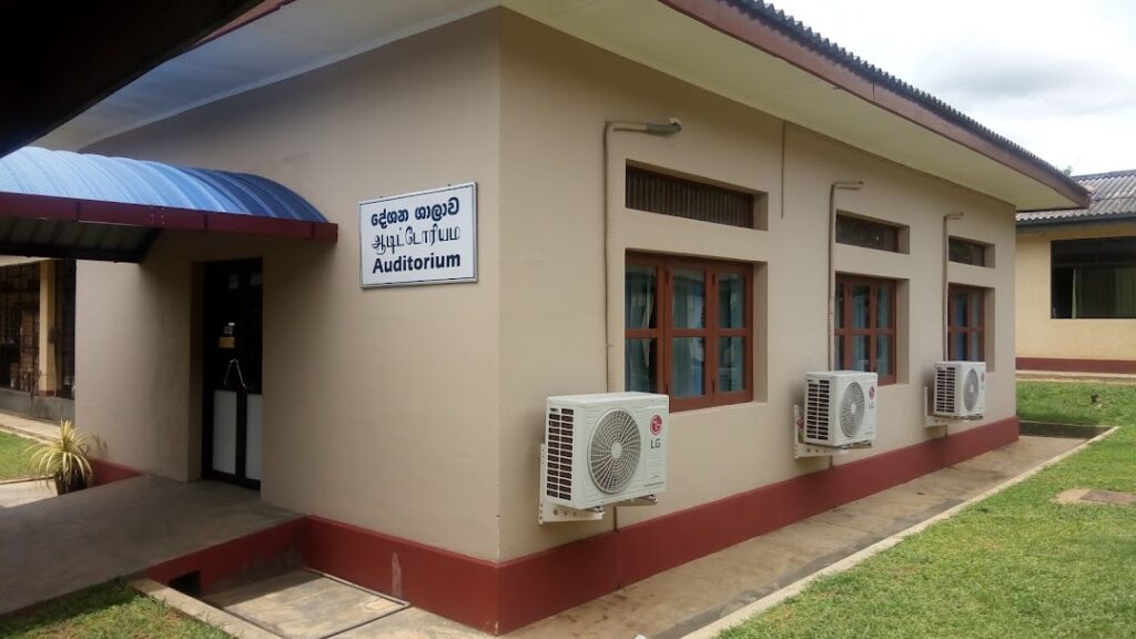 විශේෂඥ වෛද්යවරු හිඟයෙන් ඇඹිලිපිටිය රෝහල අර්බුදයක