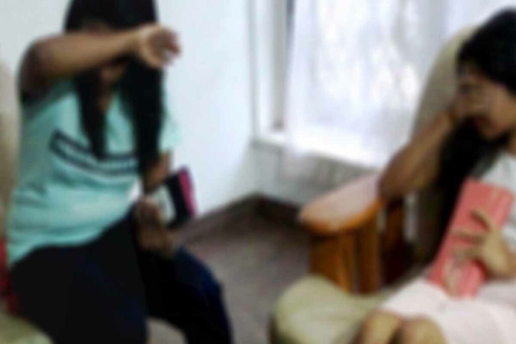 ගණිකා නිවාස දෙකක් වටලා පිරිසක් අත්අඩංගුවට