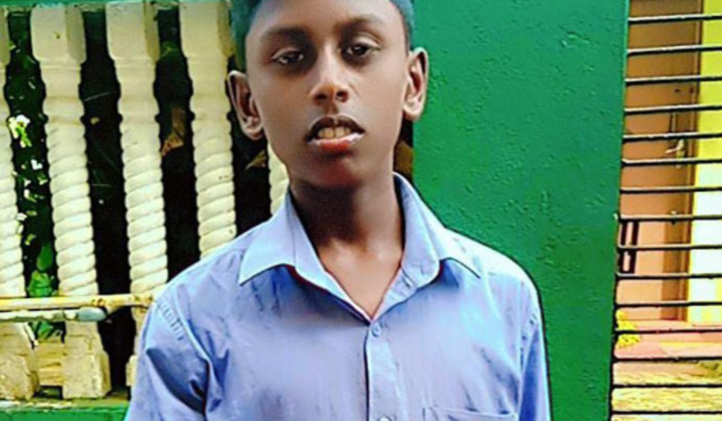 ක්රිකට් පිත්තකට සිසුවකු මරලා