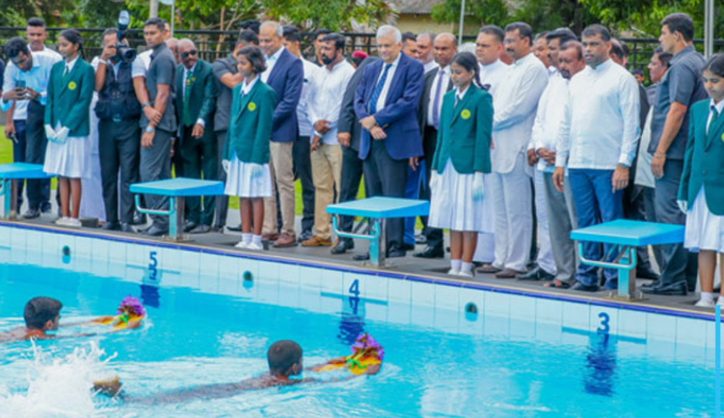 අනුරාධපුර මැදි විදුහලට පිහිනුම් තටාකයක්