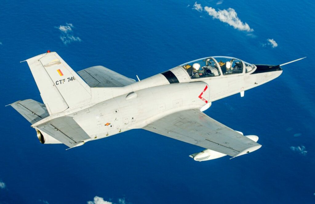 K-8 ගුවන් යානාවල ප්රමිතිය ගැන පරික්ෂාවක්