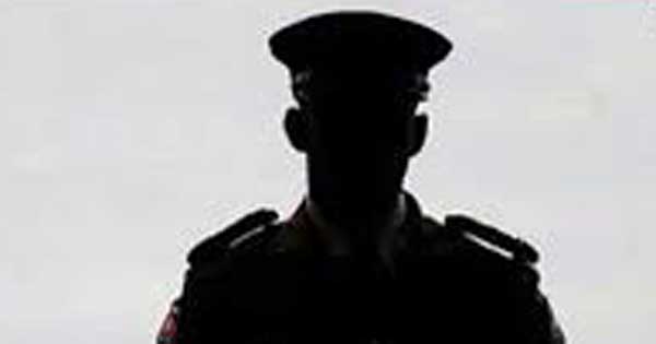 කුඩ්ඩකු සමග සාදයක් දැමූ පොලිසියේ දෙකක් ගෙදර