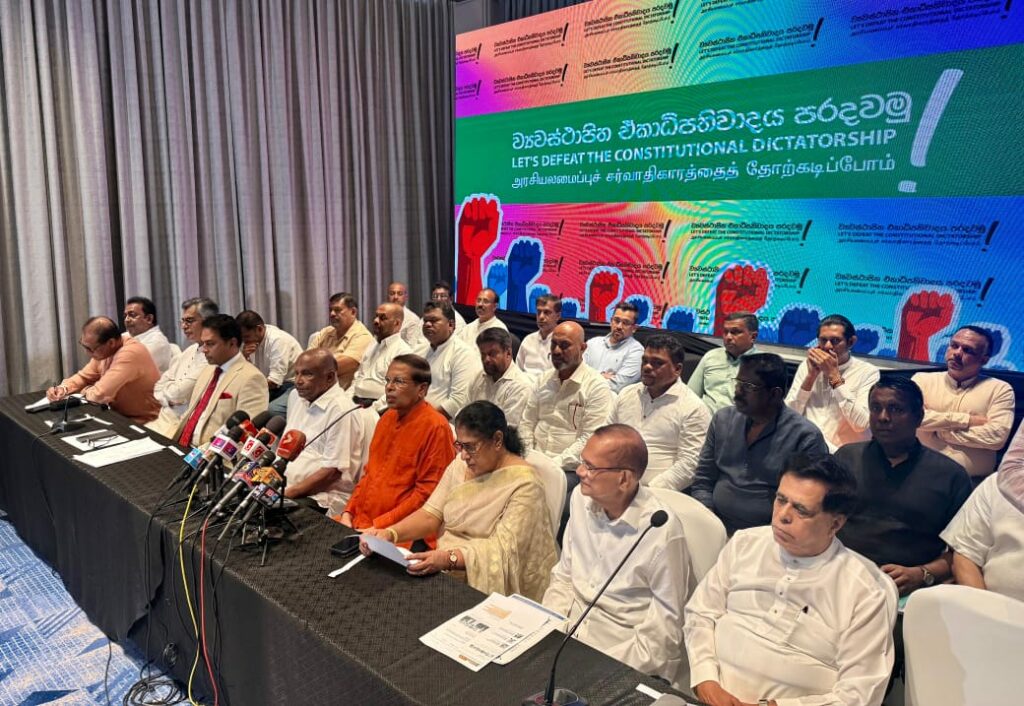 ප්රජාතන්ත්රවාදය වළ දාන්න පෙට්ටියේ ලෑලි යතු ගාමින් ඉන්නවා