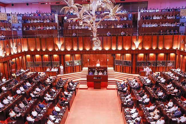 පාර්ලිමේන්තුවේ පරිපාලන ව්යුහය ප්රතිව්යුහගත කිරීමේ මූලික කටයුතු අවසන්