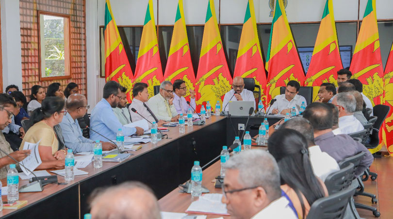 තරුණ ඇමති තරුණ සේවා ප්රගතිය බලන්න යයි