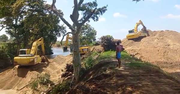 රොන්මඩ පෙන්නා වැලි ගොඩ දමනවාලු