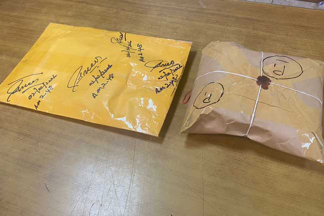 නීතිවිරෝධි ලෙස විදේශ මුදල් තොගයක් රැගෙන ආ පුද්ගලයෙක් අත්අඩංගුවට