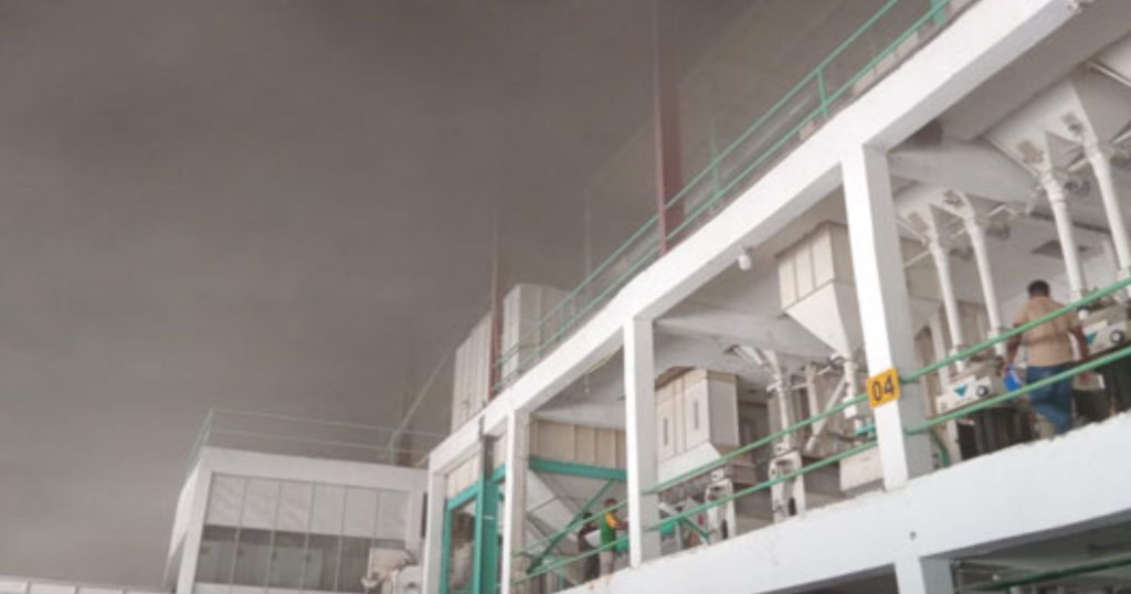 වැලිකන්දේ වී මෝල් සංකීර්ණයක ගින්නක්