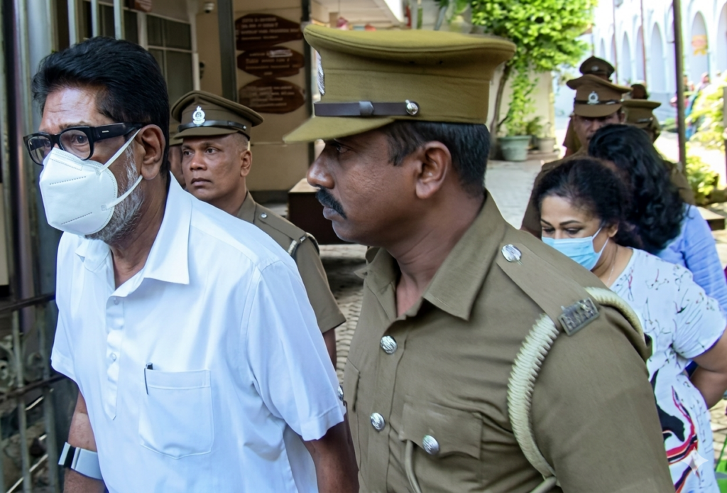 මූලික අයිතිවාසිකම් කඩකළ කෙහෙළියට රුපියල් මිලියන 75ක් රජයට ගෙවීමට නියෝග