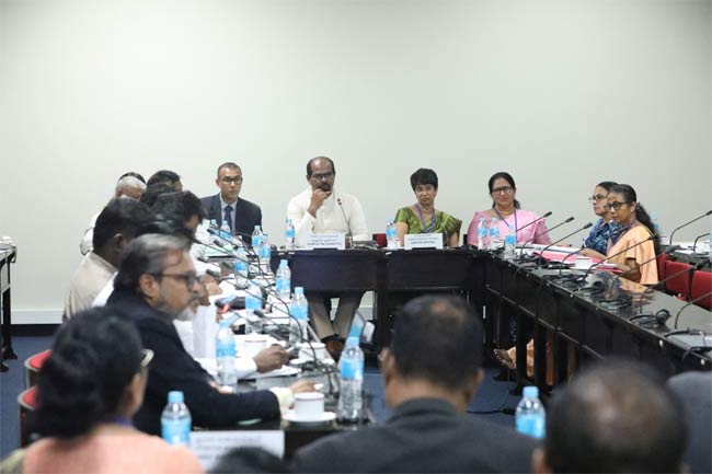 සමුපකාර දෙපාර්තමේන්තුවේ ලක්ෂ 1,670ක් අවභාවිත කර ඇති බව COPAහිදී අනාවරණය වෙයි
