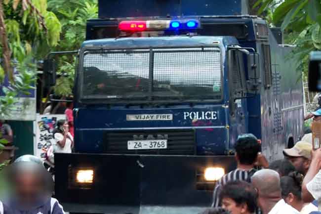 මහර බන්ධනාගාර ගැටුමෙන් රැඳවියෙක් මරුට – හයක් රෝහලේ