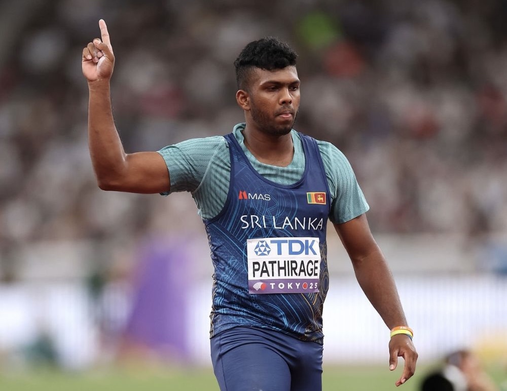 රුමේෂ් ලෝකෙන්ම අංක 1ට
