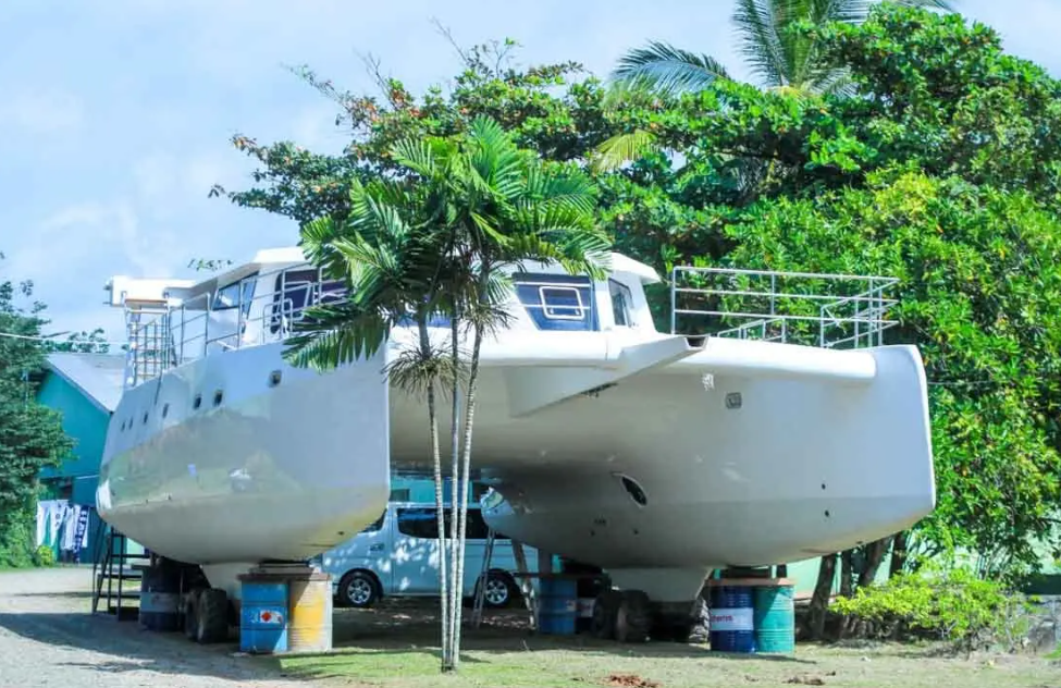 ශ්රී ලංකාවෙන් ප්රථමවරට නිපදවූ උභයජල යාත්රාව යුරෝපයට