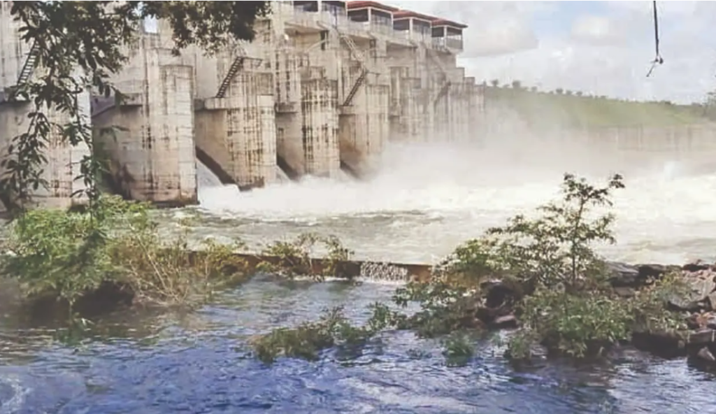දැදුරු ඔය ජලාශයේ අඩිය බැගින් වාන් දොරටු අටක් විවෘත කරයි